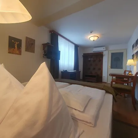 Csiszárhegyi Vadászház *