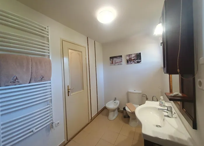 Csiszarhegyi Vadaszhaz * Karád