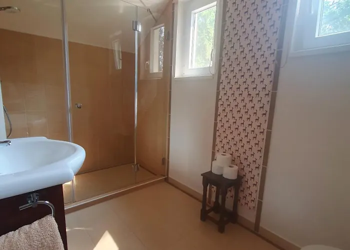 Csiszarhegyi Vadaszhaz Oda ve Kahvaltı